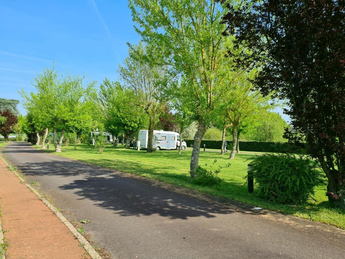 Resort & Camping - Val De Braye Bessé-sur-Braye Extérieur photo